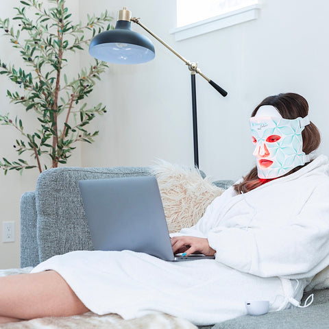 BEST @HOME LED LIGHT MASK THERAPY WITH THE Omnilux Contour™ FACE